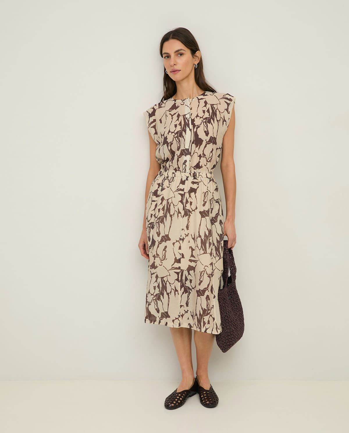 Vestido Yerse 44842 gasa fluido estampado marrones y crudos - Imagen 6