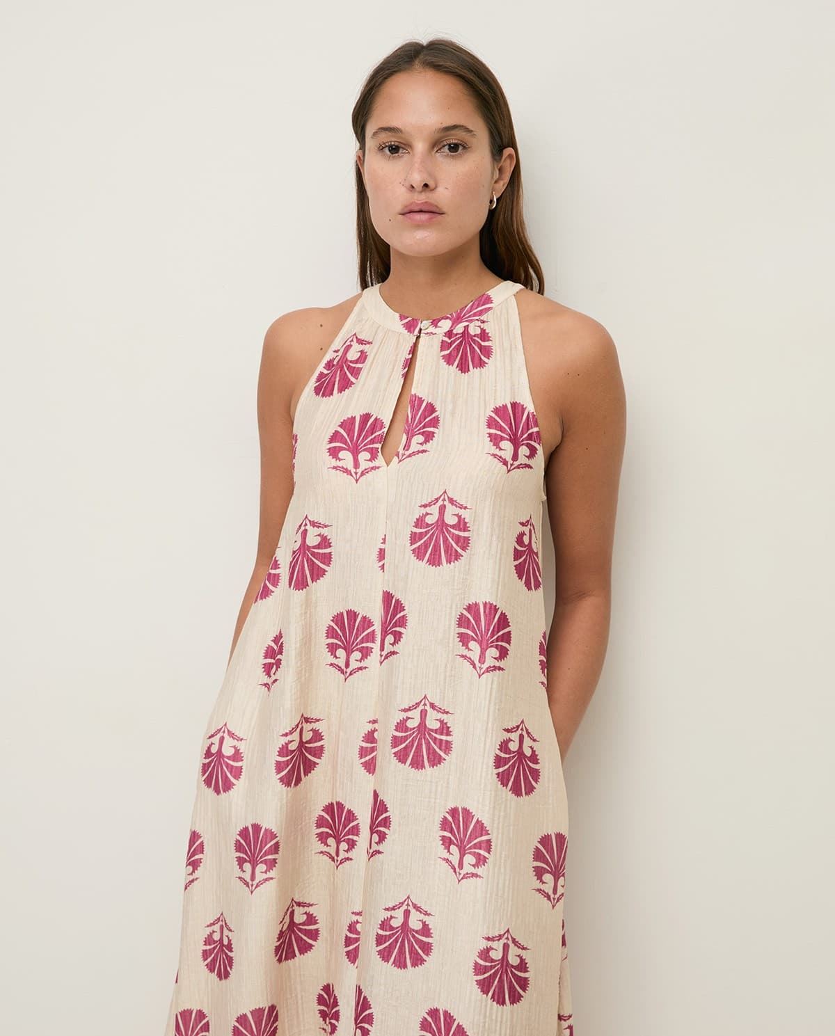 Vestido YERSE 44871 LARGO ESTAMPADO CON FRUNCES CRUDO FUCSIA - Imagen 7