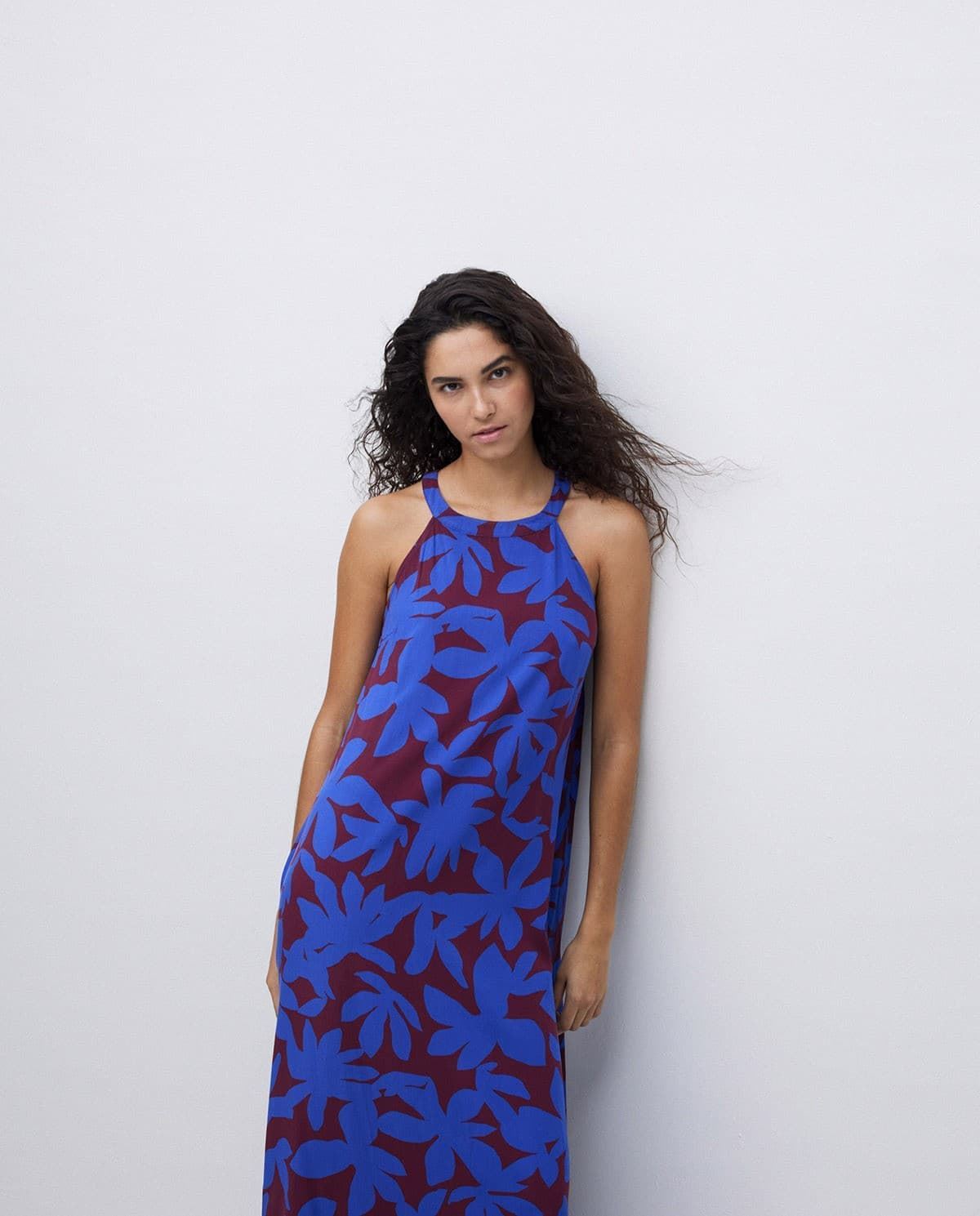 VESTIDO Yerse Ref. 42881 LARGO CUELLO HALTER AZUL - Imagen 1
