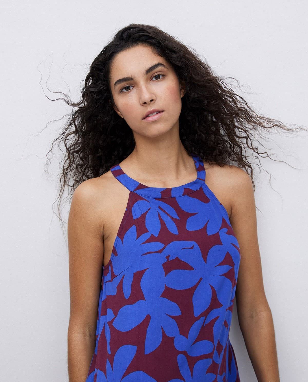 VESTIDO Yerse Ref. 42881 LARGO CUELLO HALTER AZUL - Imagen 3