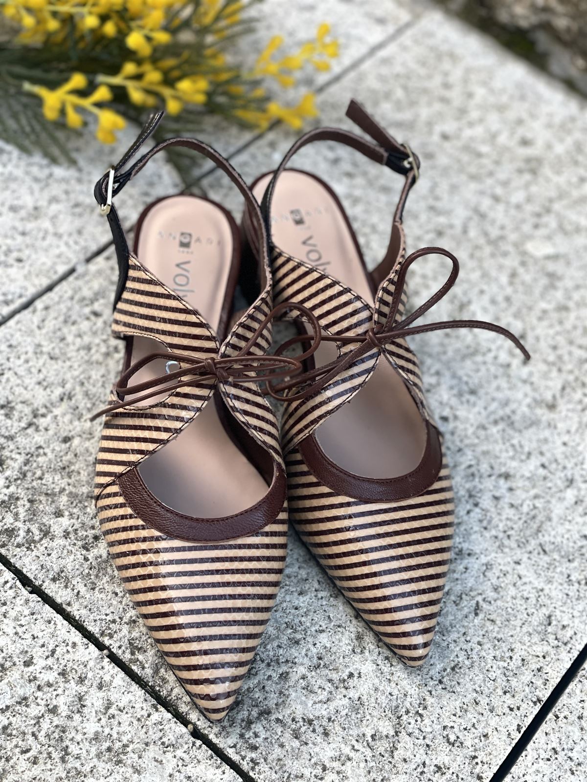 Zapato 52201 - MT DIANA atar rayas marrón chocolate y camel - Imagen 3