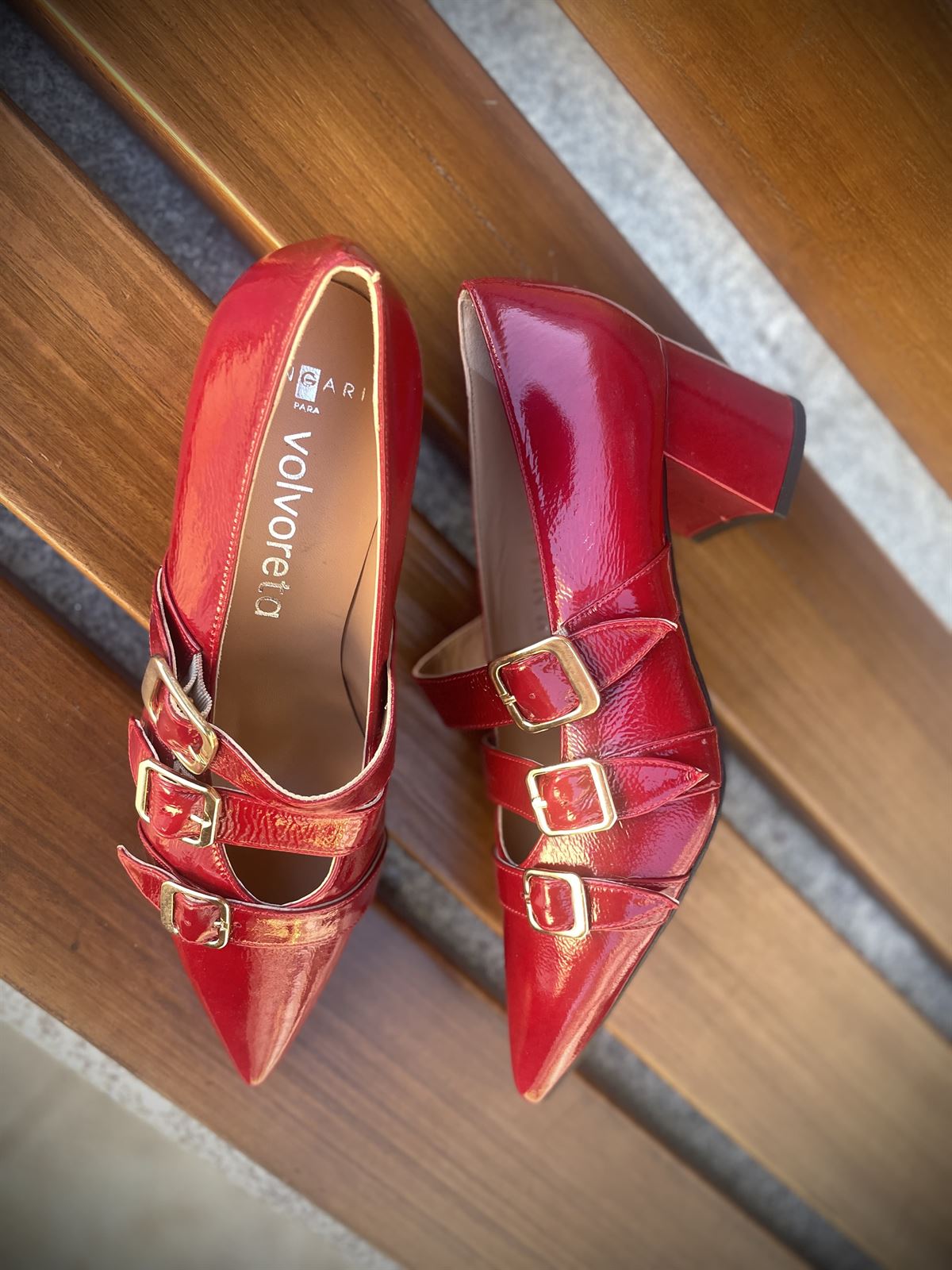 Zapato Angari 51114-59 TAIPEI Berry -59 charol rojo - Imagen 1