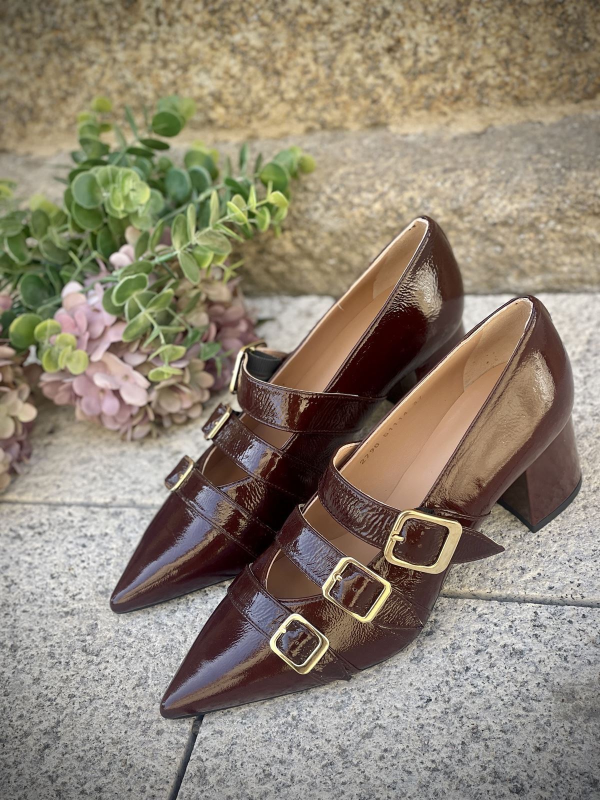 Zapato Angari  Juliet Brandy y -59 charol chocolate - Imagen 3