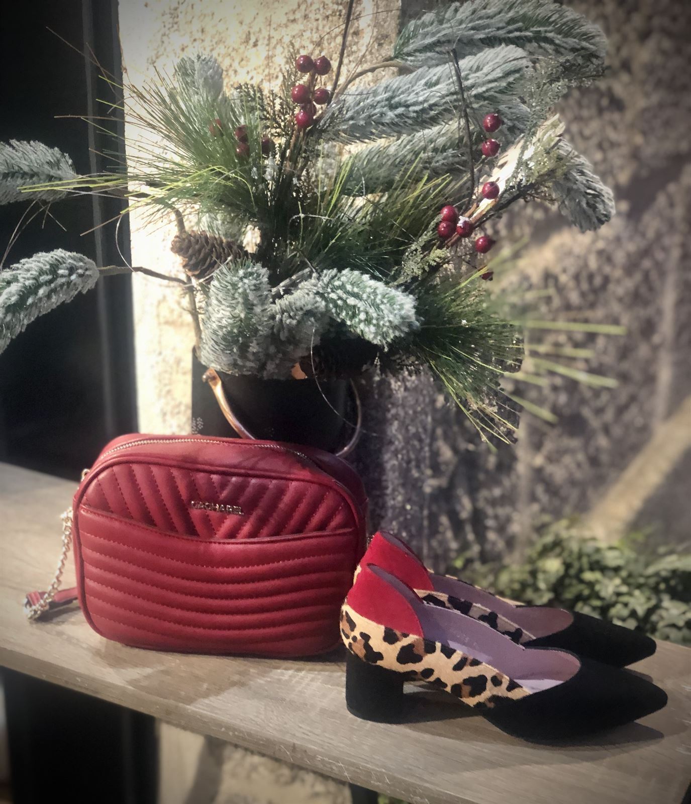 zapato Angari print detalle rojo - Imagen 1