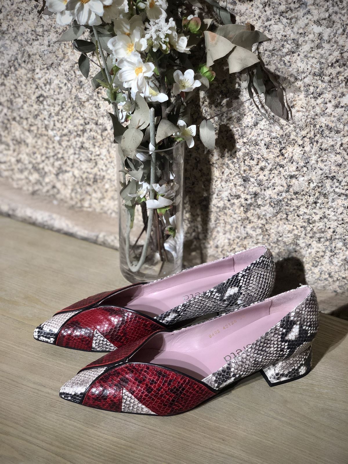 Zapato Angari print gris y rojos - Imagen 2