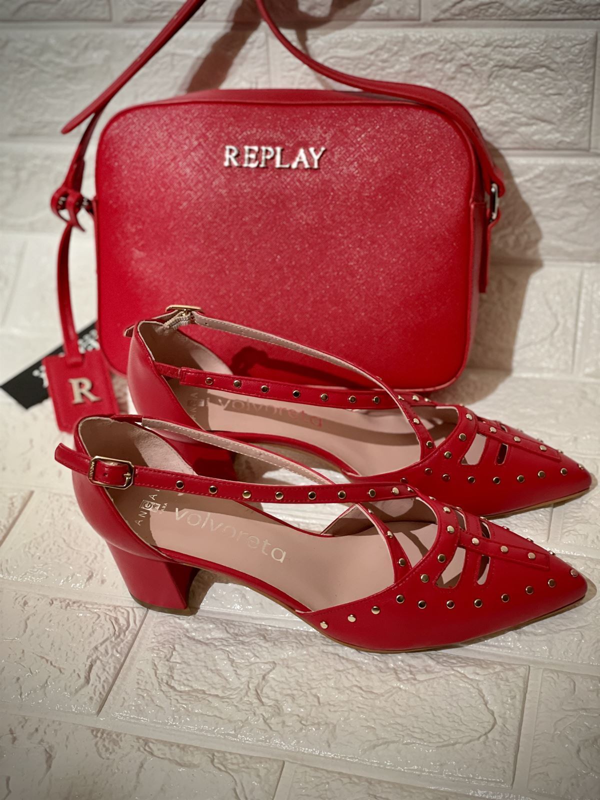 zapato Angari tachas rojo - Imagen 3