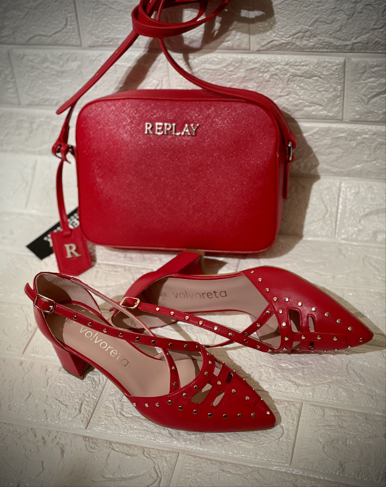 zapato Angari tachas rojo - Imagen 4