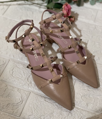 Zapato Angari tachuelas nude - Imagen 1