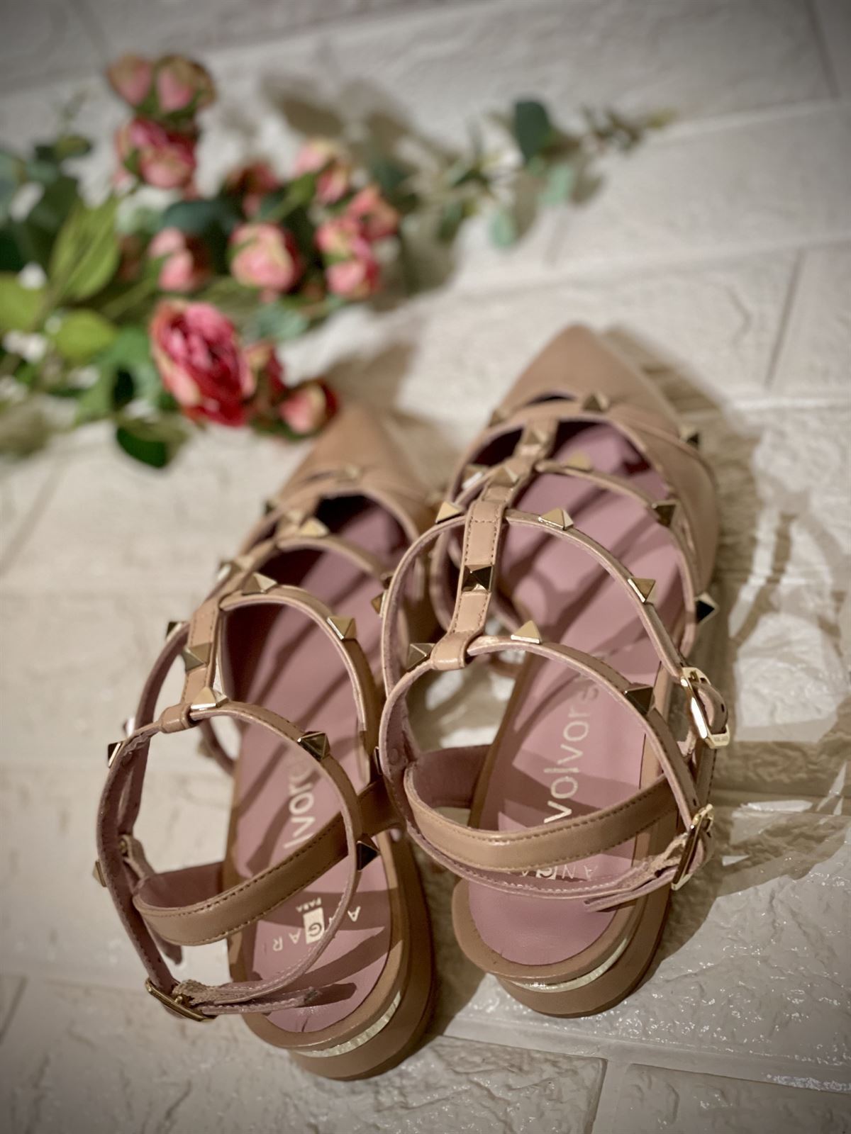 zapato Angari tachuelas "Valentinos" nude - Imagen 4