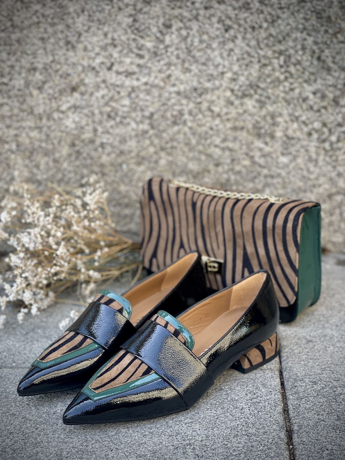Zapato Angari vivo verde charol negro - Imagen 2