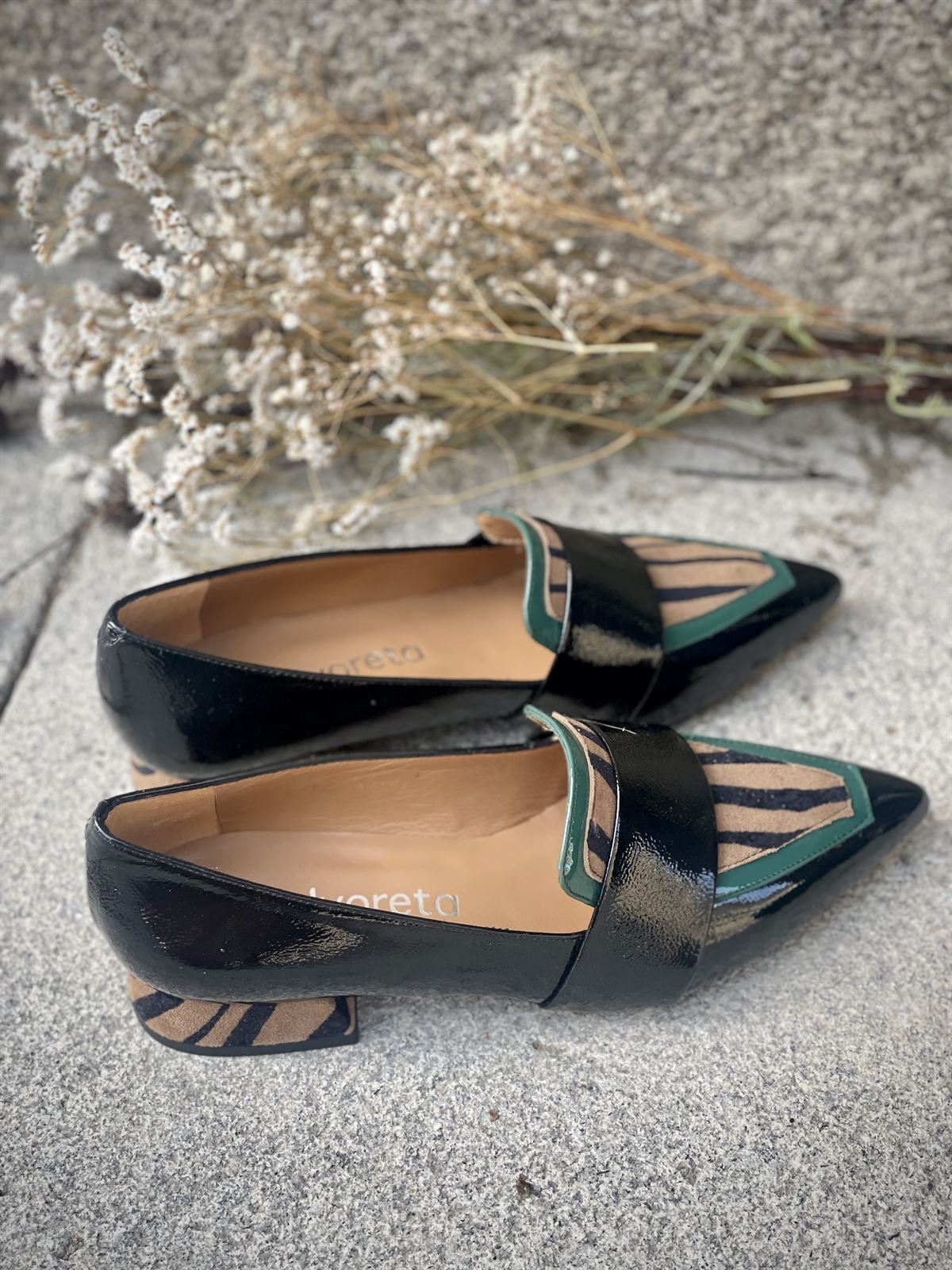 Zapato Angari vivo verde charol negro - Imagen 4