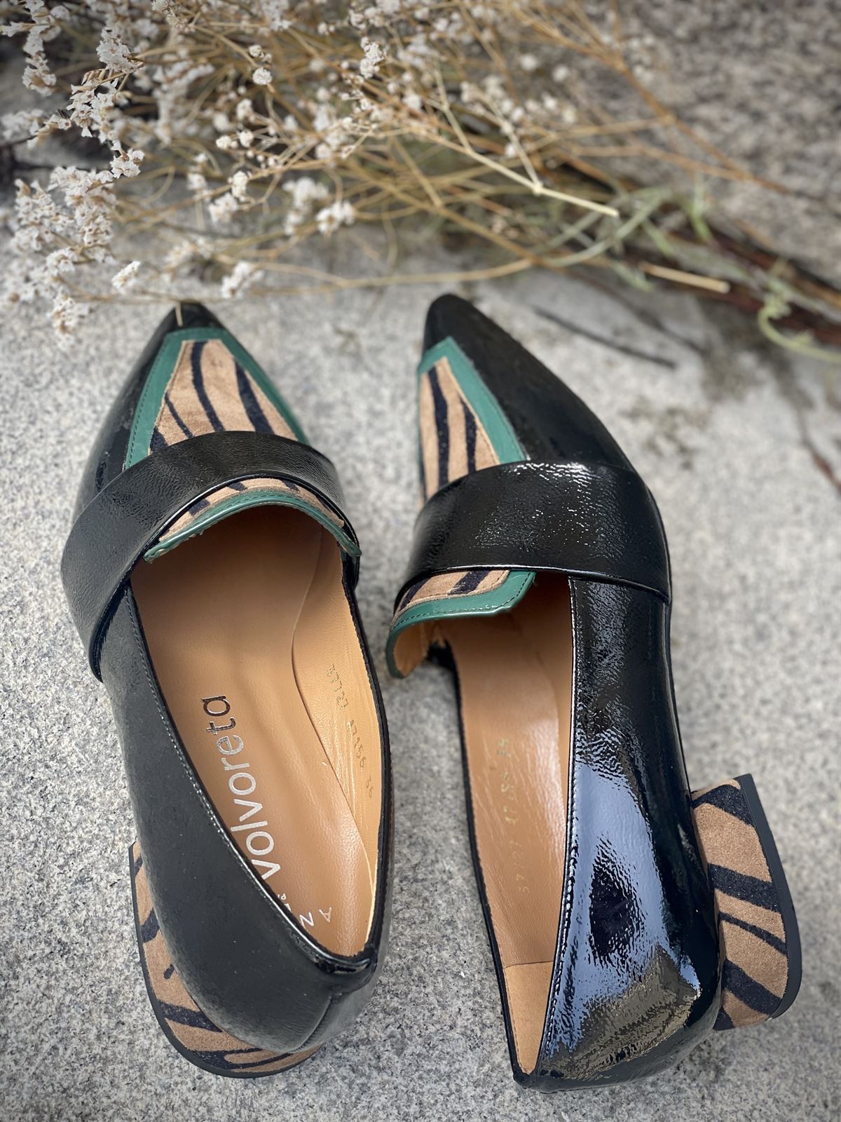 Zapato Angari vivo verde charol negro - Imagen 6