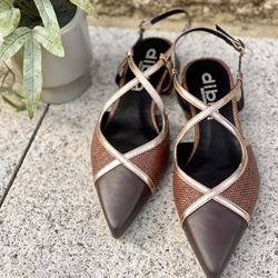 Zapato bailarina Dibia by Ezzio 56145-2 tiras cruzadas cacao y  marrón - Imagen 1