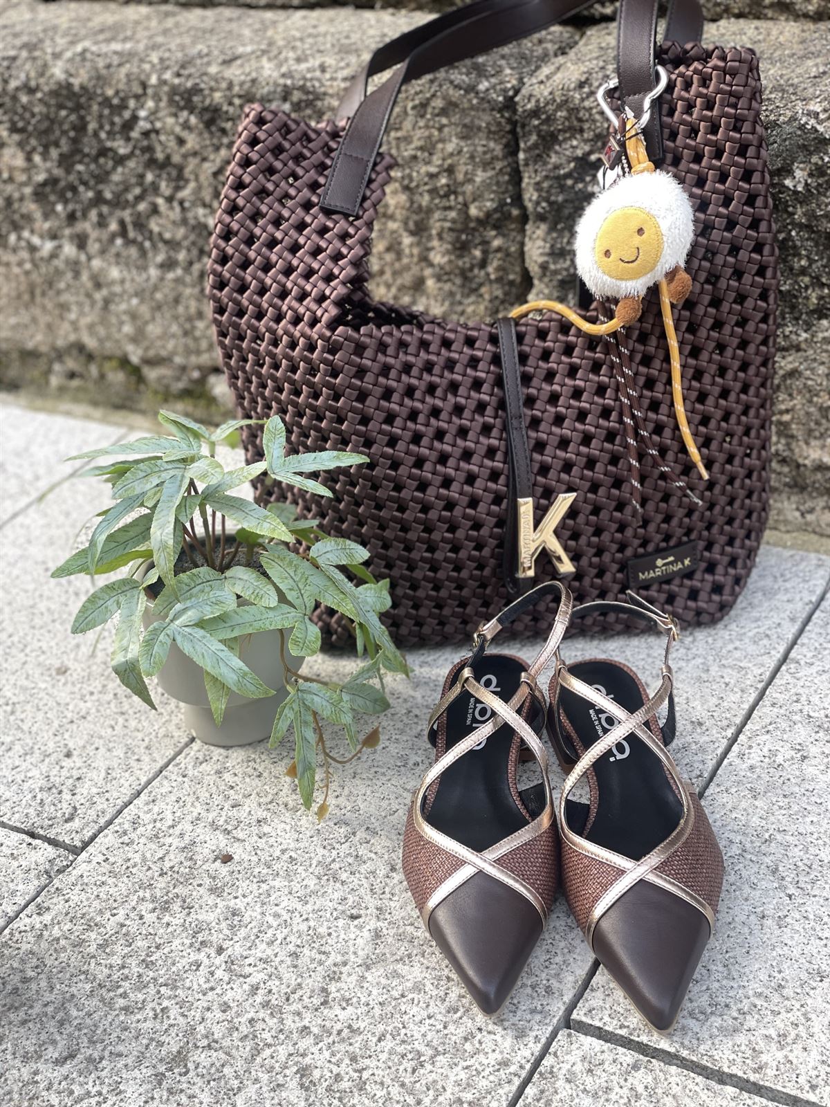 Zapato bailarina Dibia by Ezzio 56145-2 tiras cruzadas cacao y  marrón - Imagen 5