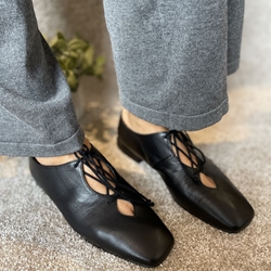 Zapato Candelitas cordón negro - Imagen 2