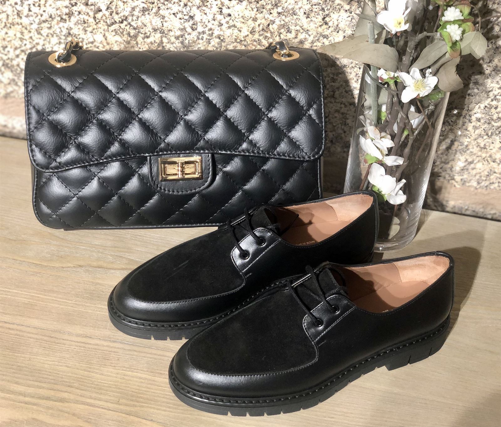 Zapato Candelitas cordones negro. - Imagen 2