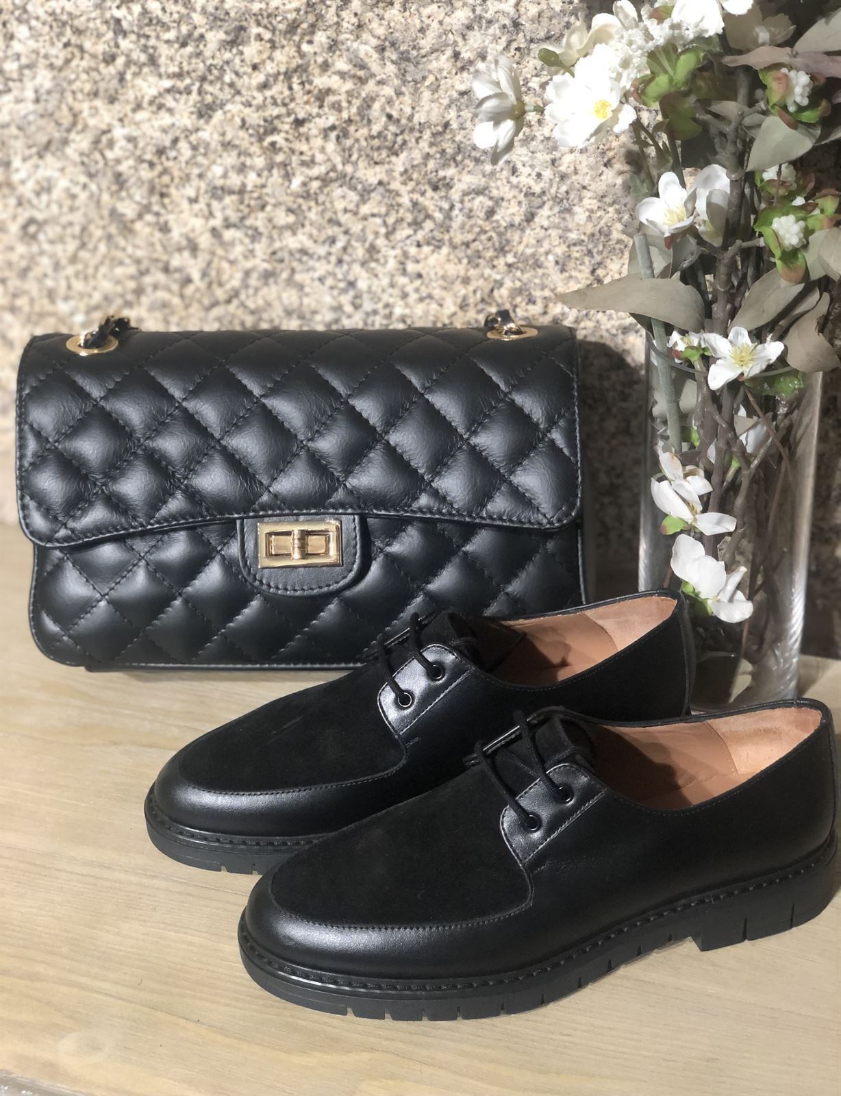 Zapato Candelitas cordones negro. - Imagen 3
