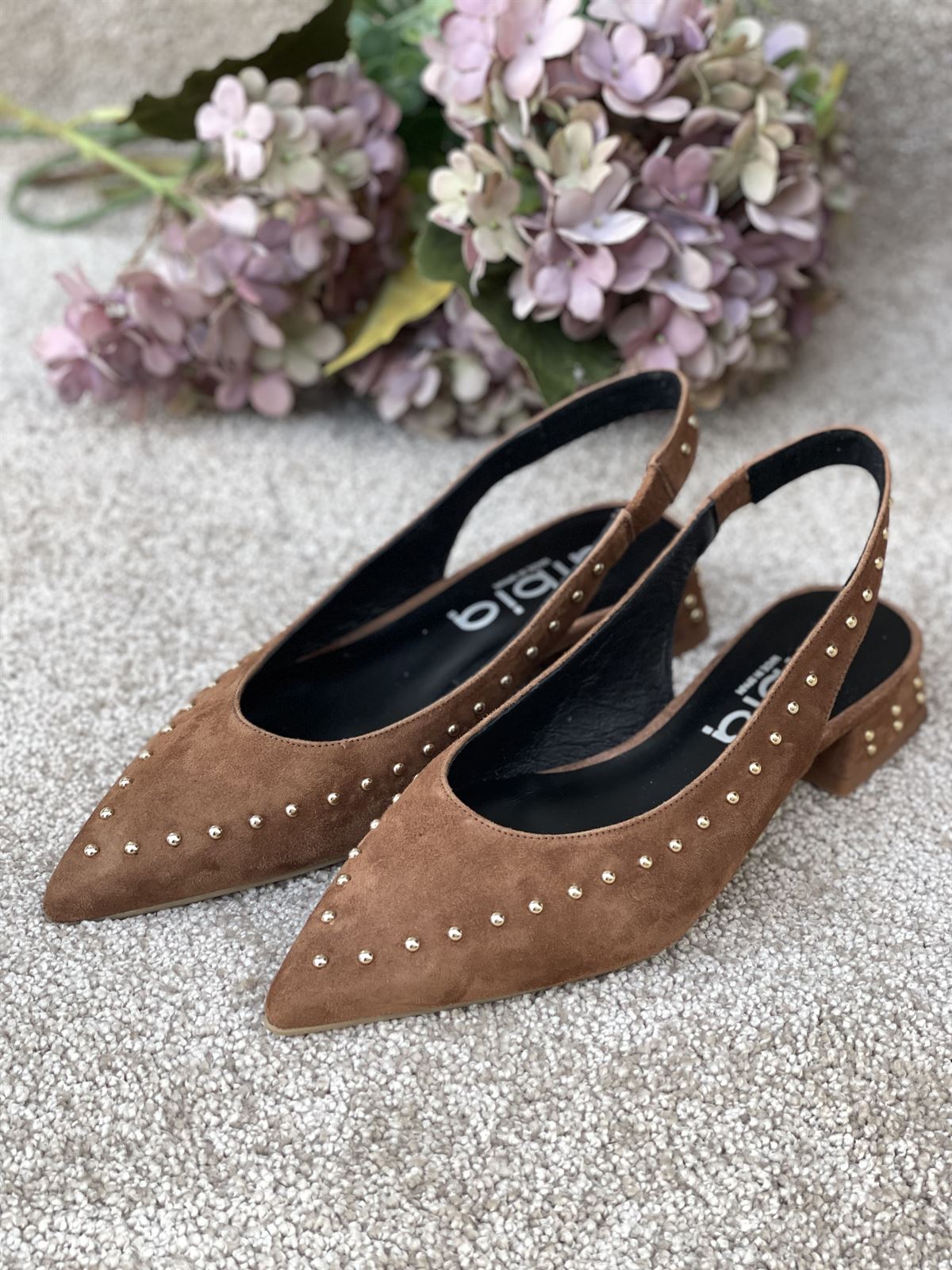 Zapato Dibia by Ezzio 56147 tachas ante marrón - Imagen 1