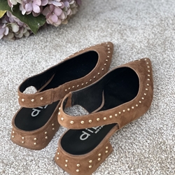 Zapato Dibia by Ezzio 56147 tachas ante marrón - Imagen 2