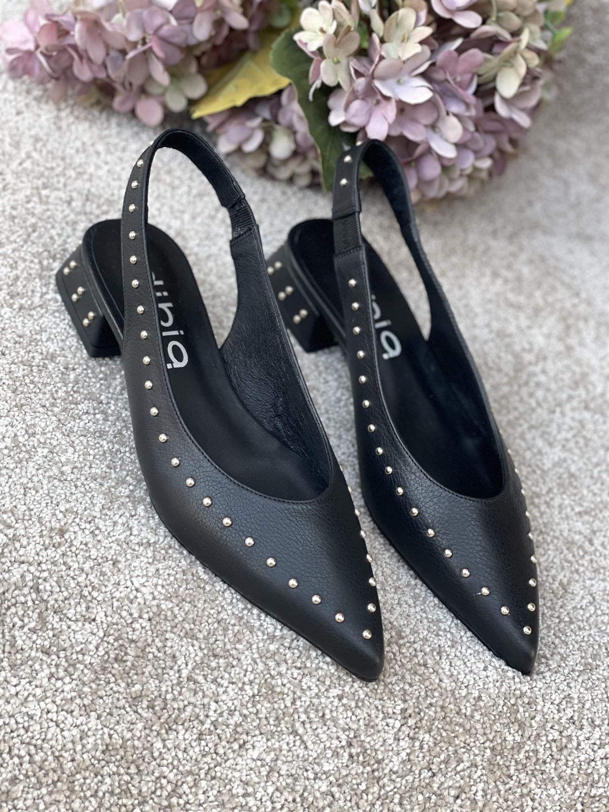 Zapato Dibia by Ezzio 56147 tachas piel napa negra - Imagen 1