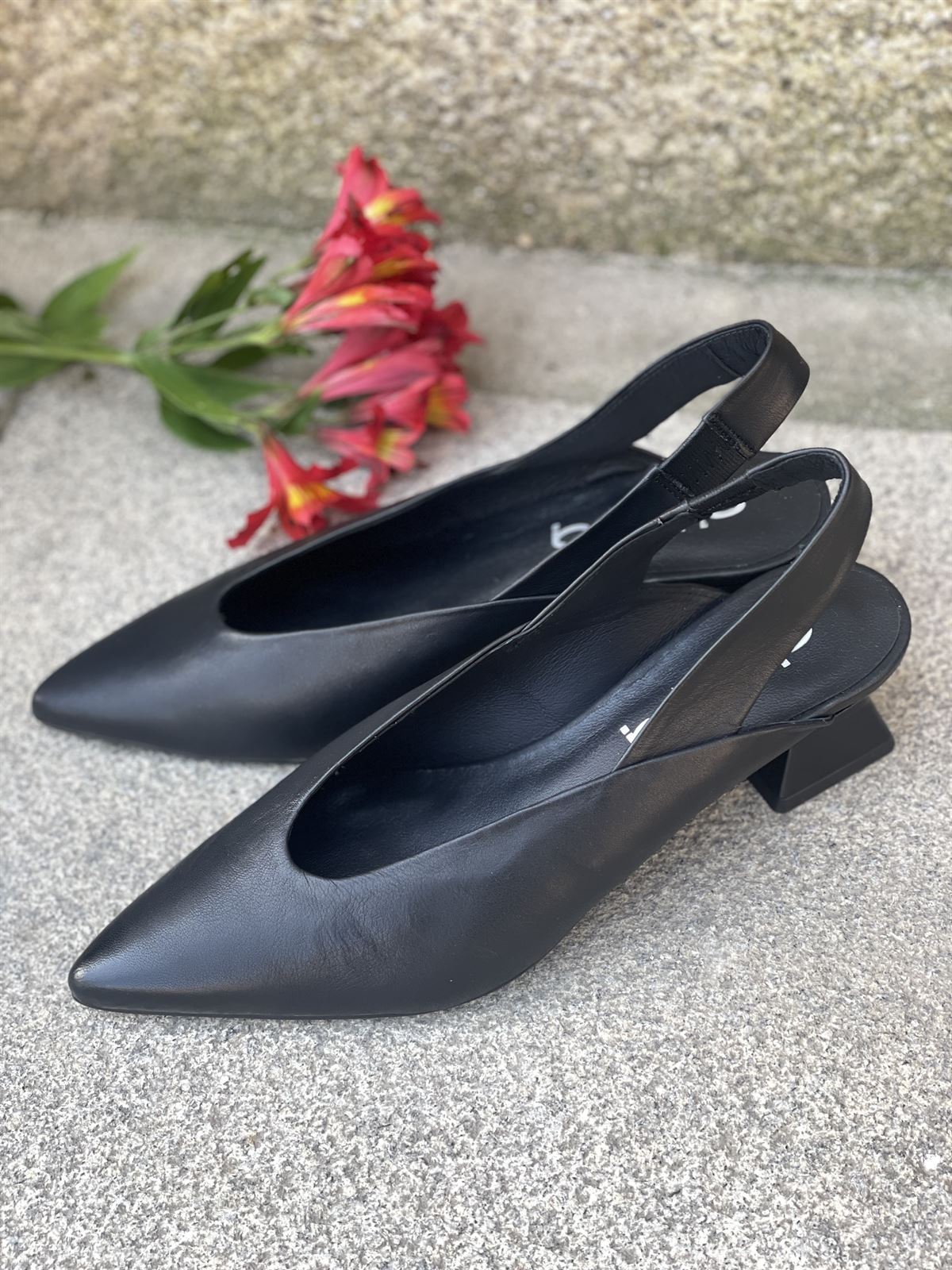 Zapato Dibia by Ezzio básico tacón medio negro - Imagen 2