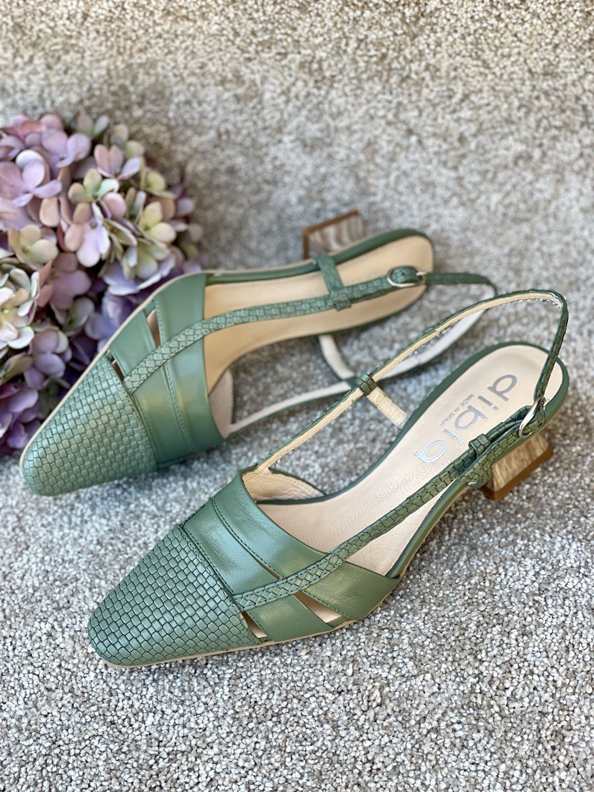 Zapato Dibia by Ezzio destalonado piel flexible verde - Imagen 2