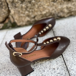 Zapato Gioseppo 80171 tacón cuadrado tachas marrón chocolate - Imagen 2