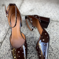 Zapato Mary Jane  Gioseppo KINBRAE tachas chocolate - Imagen 1