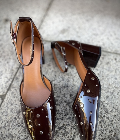 Zapato Mary Jane  Gioseppo KINBRAE tachas chocolate - Imagen 1