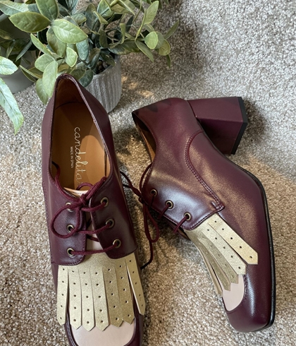 Zapato mocasín Candelitas tacón burdeos y rosa - Imagen 2