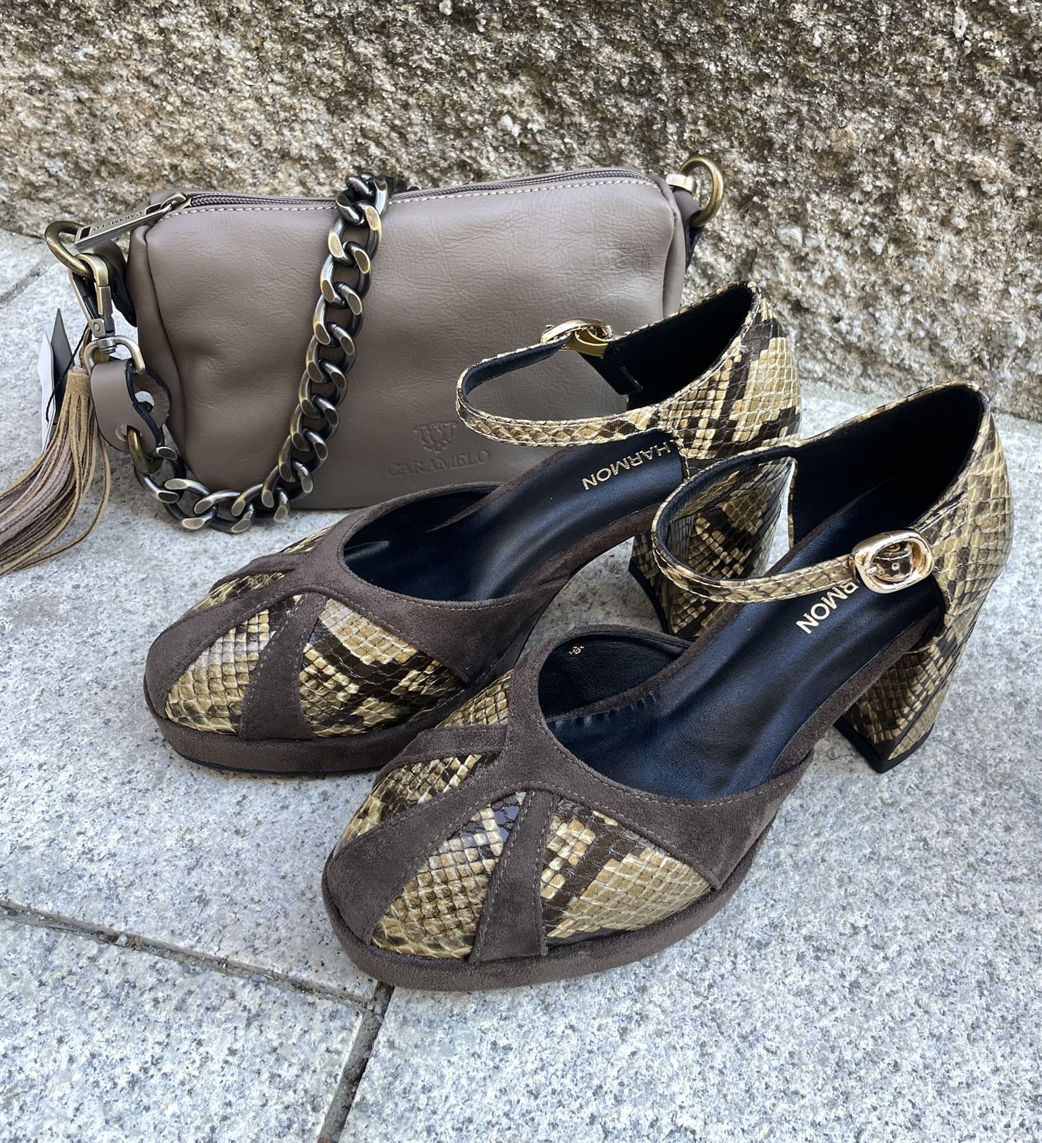 Zapato Noa Harmon TANGO Mary Jane gris verdoso y print - Imagen 5
