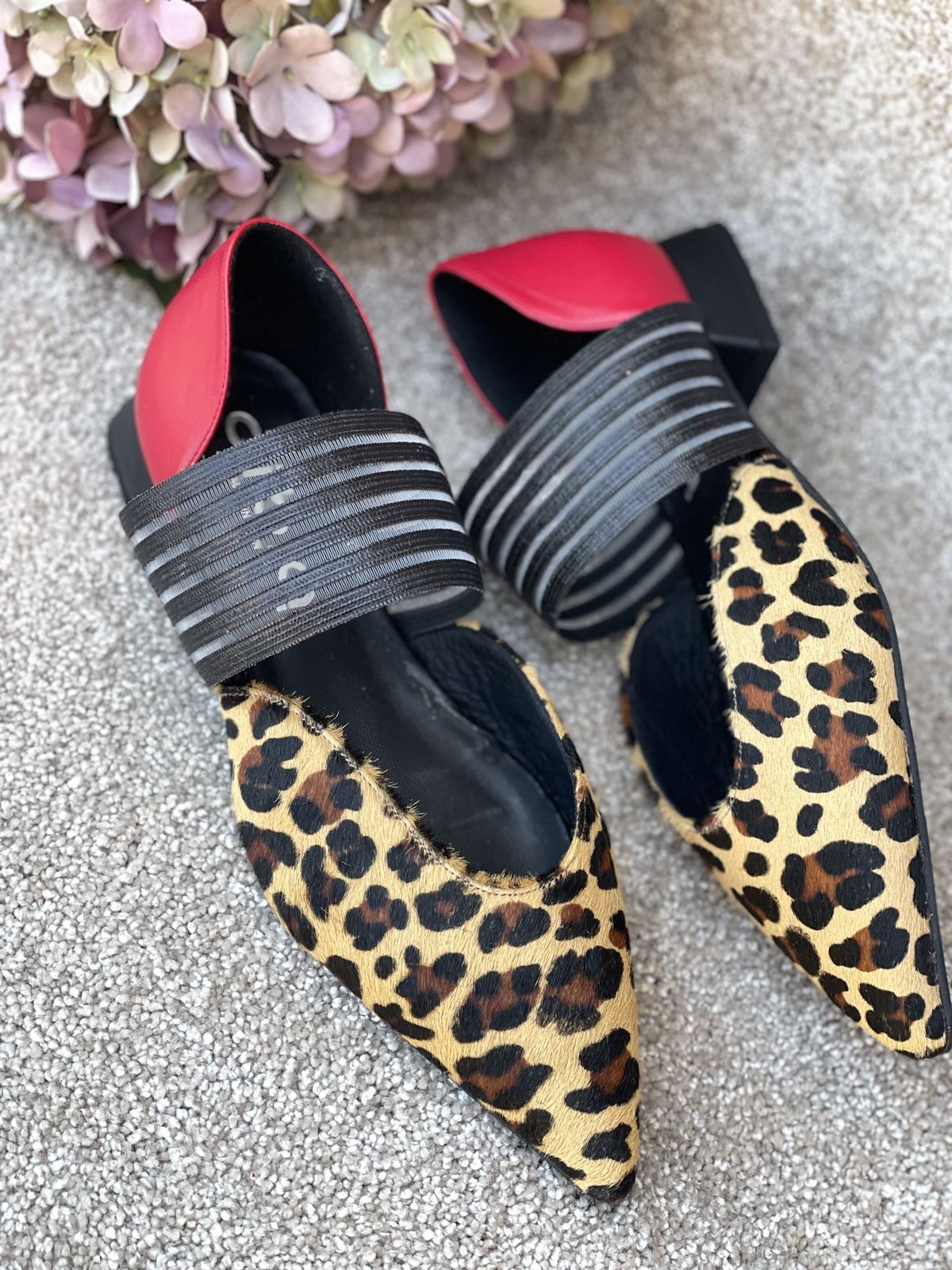 Zapato plano Dibia by Ezzio elastico print rojo - Imagen 1