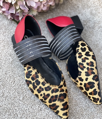 Zapato plano Dibia by Ezzio elastico print rojo - Imagen 1