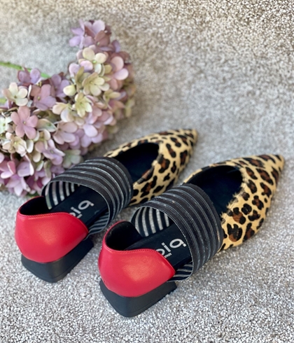 Zapato plano Dibia by Ezzio elastico print rojo - Imagen 2