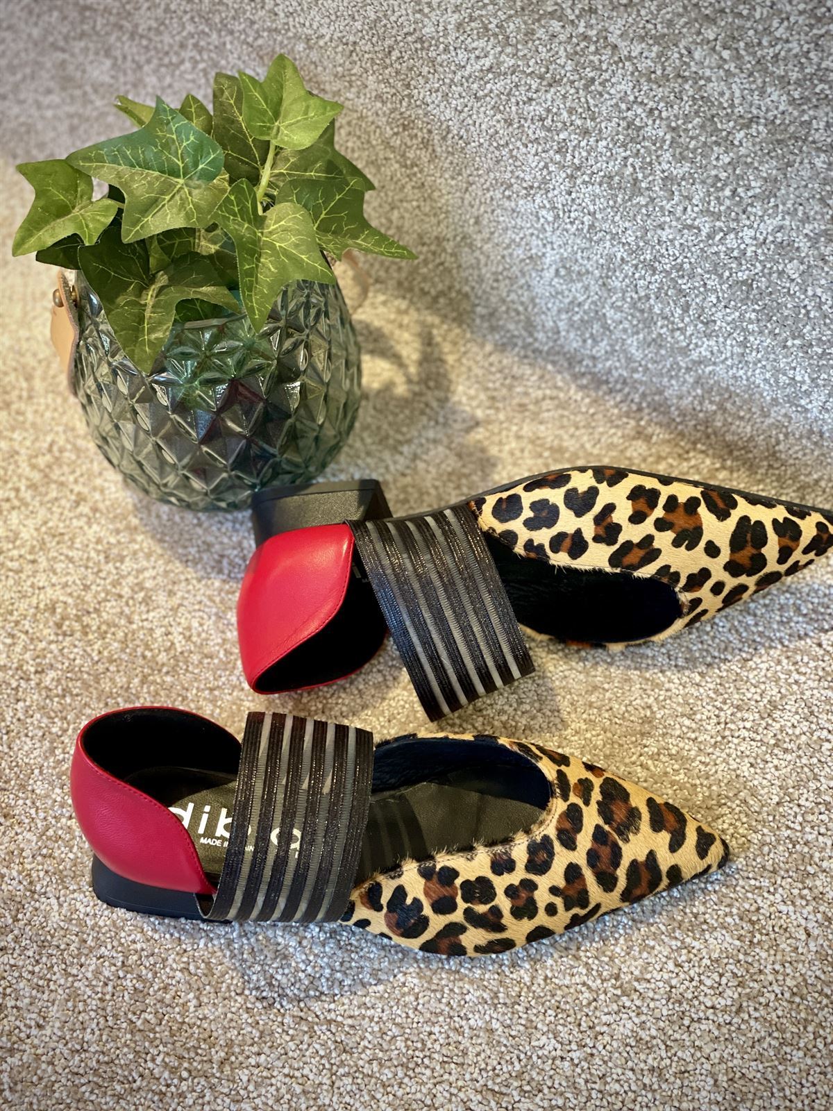 Zapato plano Dibia by Ezzio elastico print rojo - Imagen 3
