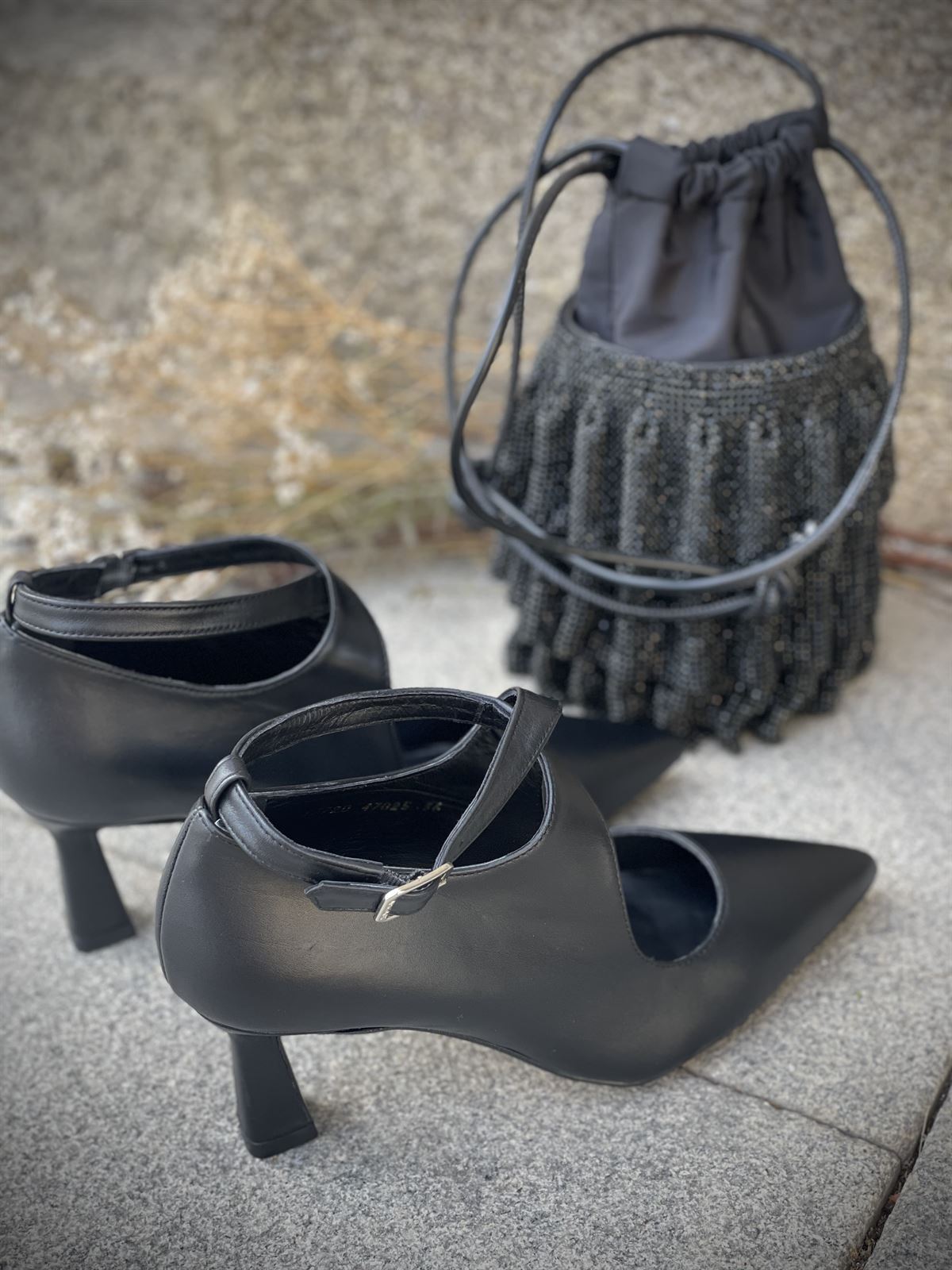 Zapatos Angari tiras cruzadas negro - Imagen 5