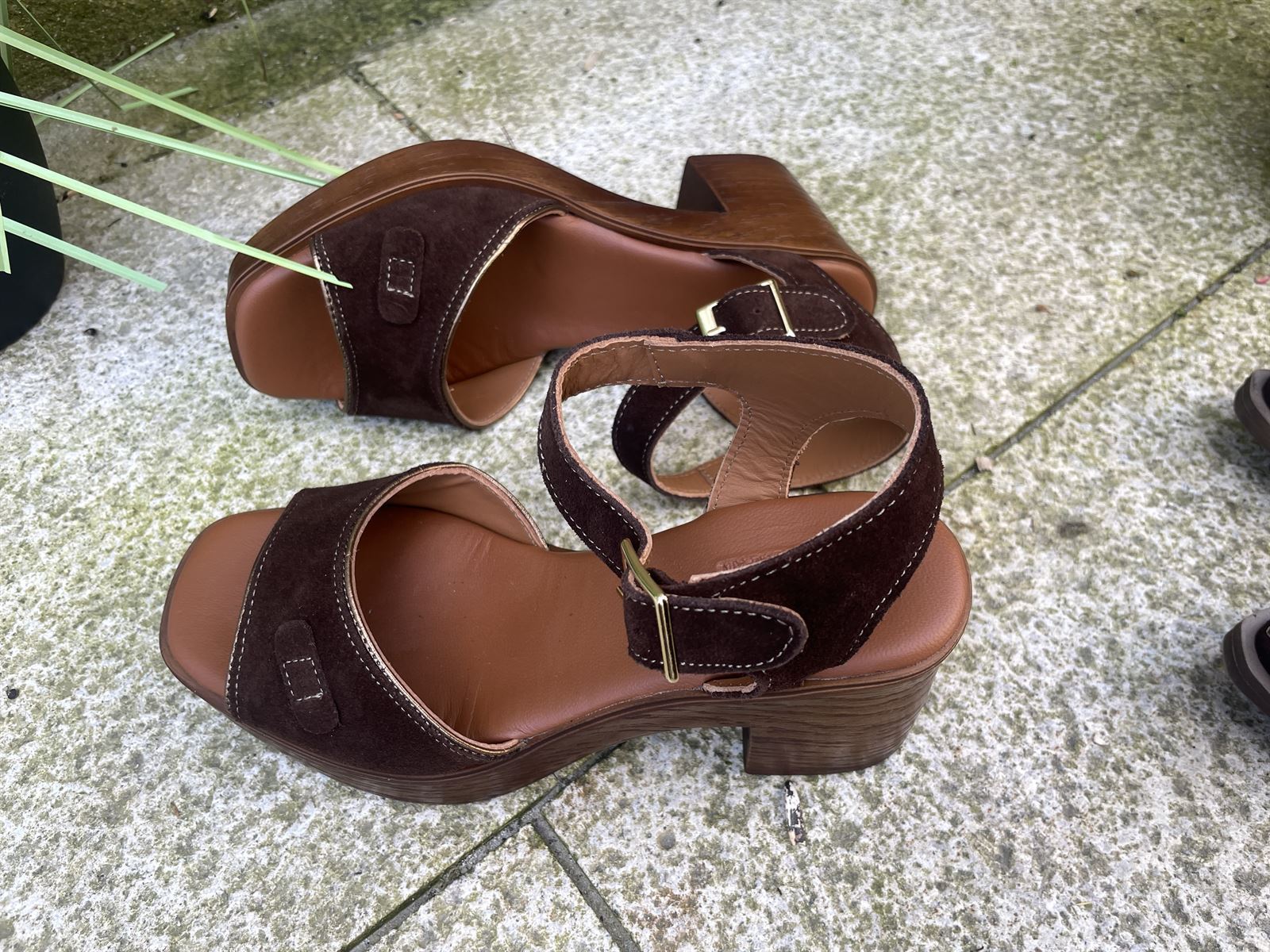 Zueco Nemonic  2371 Western marrón piso Aruba extra ligero chocolate - Imagen 4