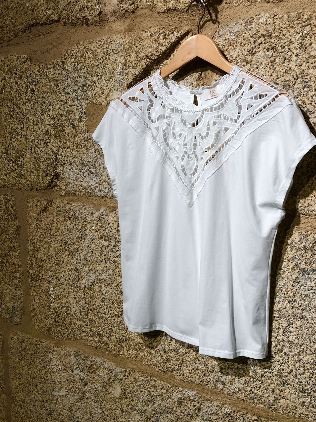 ZZCamiseta blanca con encaje - Imagen 3